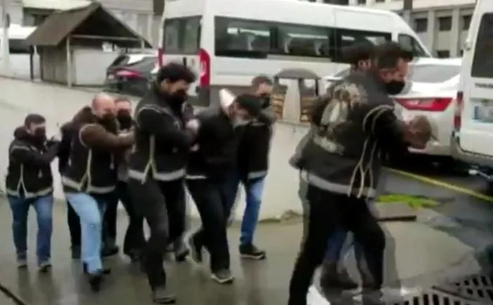 Son dakika: Bakırköy'deki silahlı çatışmanın ayrıntıları belli oldu: Sarallar'ın 9 üyesi gözaltına alındı - 4