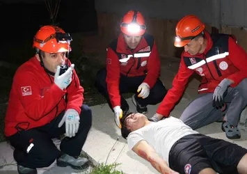Lise pansiyonunda kurtarma tatbikatı