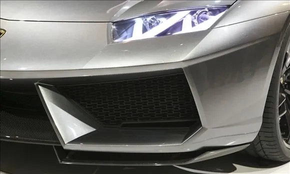 Lamborghini tarihindeki ilk sedan geliyor
