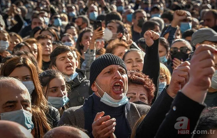 Hezimete uğrayan Ermenistan’da öfke dinmiyor! Özgürlük Meydanı ’hain Paşinyan’ sloganlarıyla inledi