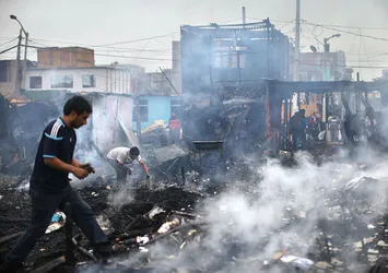 Peru'da 200 ev küle döndü