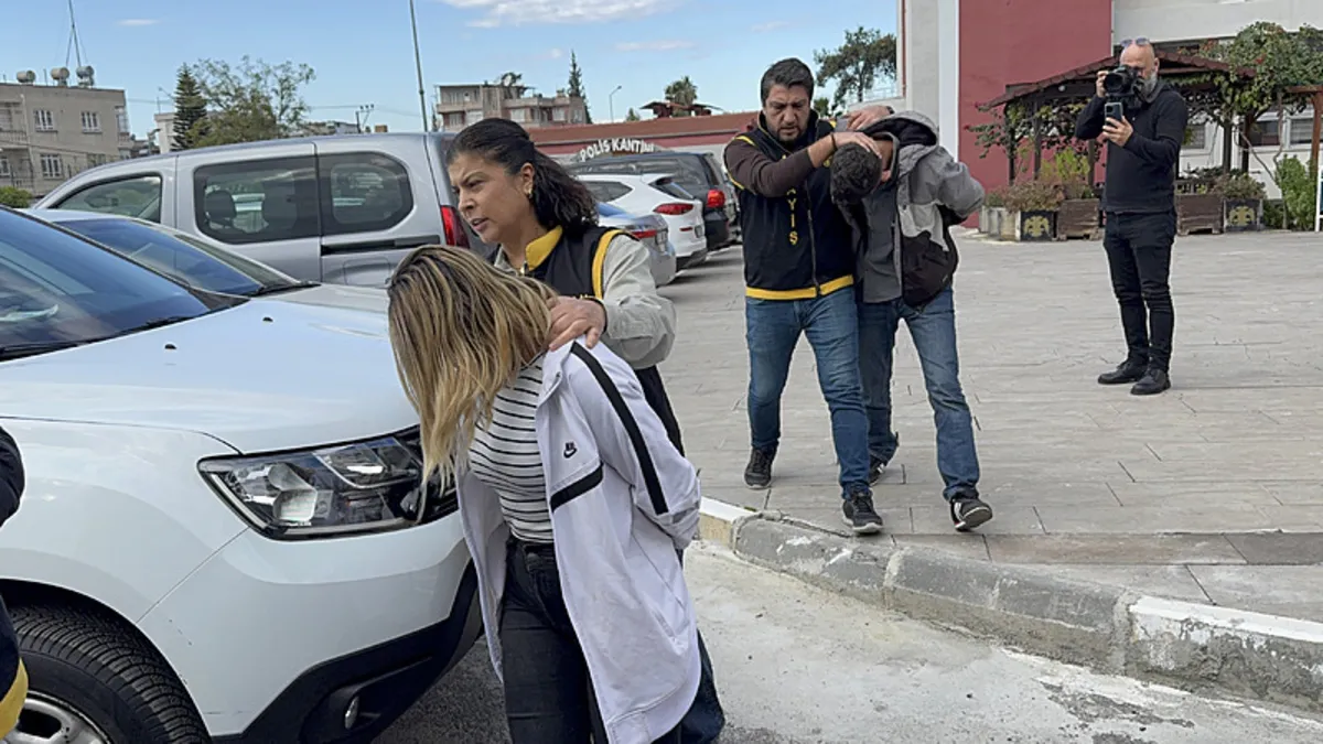 Eski sevgiliyi öldürüp balkondan kaçmaya çalışırken yakalandı