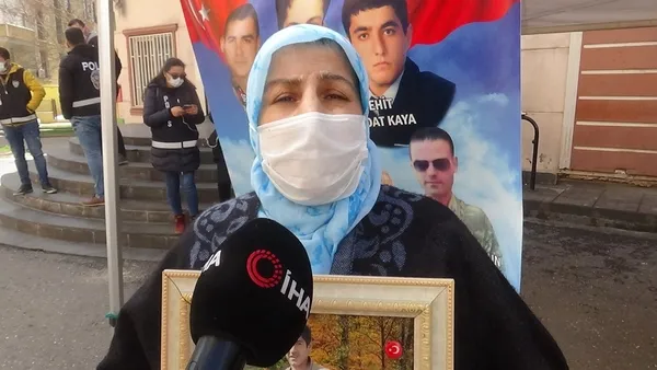 diyarbakir-annelerinin-kararli-eylemi-hdpyi-bitirdi-binayi-terk-ettiler-1615892824585.jpg Diyarbakır annelerinin kararlı eylemi HDP'yi bitirdi! Binayı terk ettiler! - 2