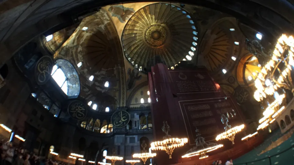 Bayramın son gününde vatandaşlar Ayasofya-i Kebir Cami-i Şerifi’ne akın etti! Görüntüler hayran bıraktı