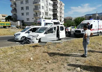Siirt'teki HDP konvoyunda kaza