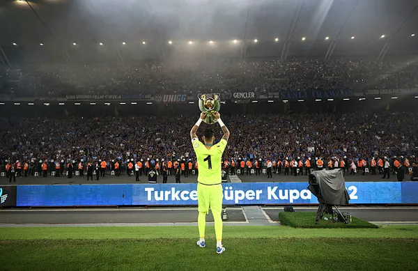 Uğurcan Çakır'dan yeni sezon için şampiyonluk mesajı