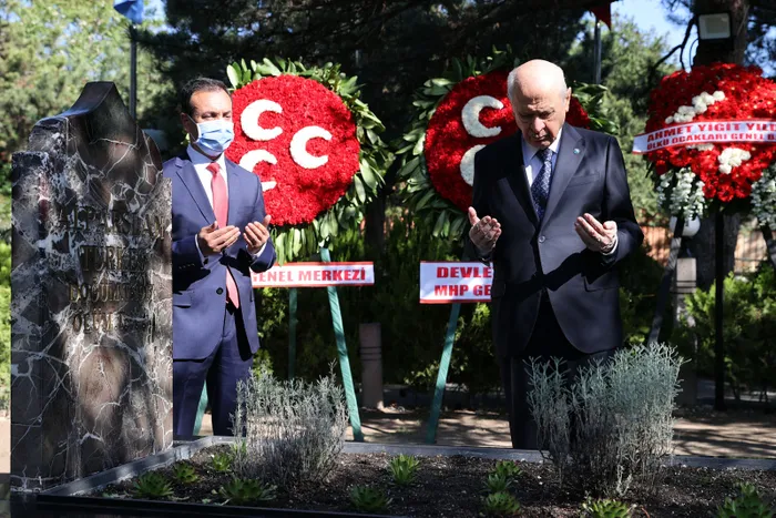 Son dakika: MHP Genel Başkanı Bahçeli'den Alparslan Türkeş'in kabrine ziyaret - 3