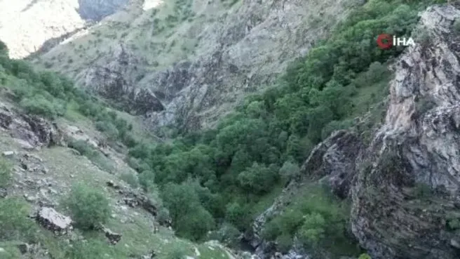 Dev kanyon ve şelale havadan görüntülendi