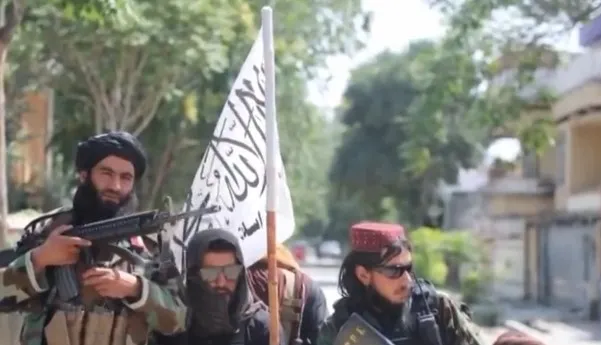 taliban-gucleri-pencsire-girdi-kabilde-havaya-ates-acip-kutlama-yaptilar-1630737389658.jpg Taliban güçleri Pencşir'e girdi! Kabil’de havaya ateş açıp kutlama yaptılar - 3