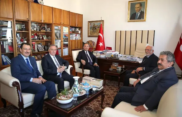 son-dakika-ak-parti-basortusuyle-ilgili-anayasa-degisikligi-icin-chp-iyi-parti-ve-hdp-ile-gorusecek-1667394687097.jpg