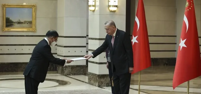 Son dakika: Başkan Erdoğan’dan Külliye’de peş peşe önemli kabuller! Güven mektubu sundular