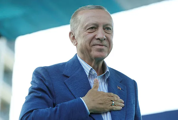 baskan-erdogandan-istanbulda-onemli-aciklamalar-koalisyon-pazartesi-gunu-savas-alanina-donecek-1685117935240.jpg Başkan Erdoğan'dan İstanbul’da önemli açıklamalar: Koalisyon pazartesi günü savaş alanına dönecek - 2
