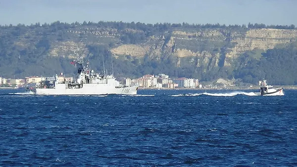 Fransız gemisine Türk sahil güvenlik eşlik etti - 1