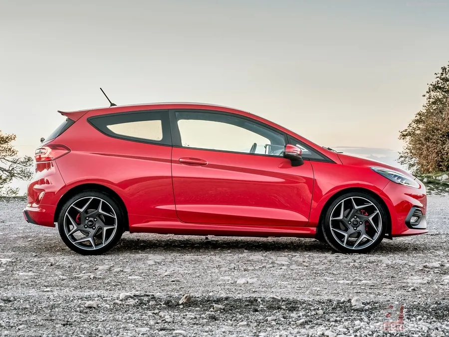 2018 Ford Fiesta ST 22