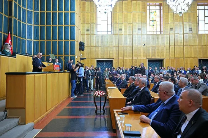 mhp-lideri-devlet-bahceliden-emniyet-mudurlerinin-aciga-alindigi-olayla-ilgili-flas-sozler-hedef-cumhur-ittifa-1715682170119.jpeg MHP lideri Devlet Bahçeli'den emniyet müdürlerinin açığa alındığı olayla ilgili flaş sözler: Hedef Cumhur İttifakı ve Türkiye - 6