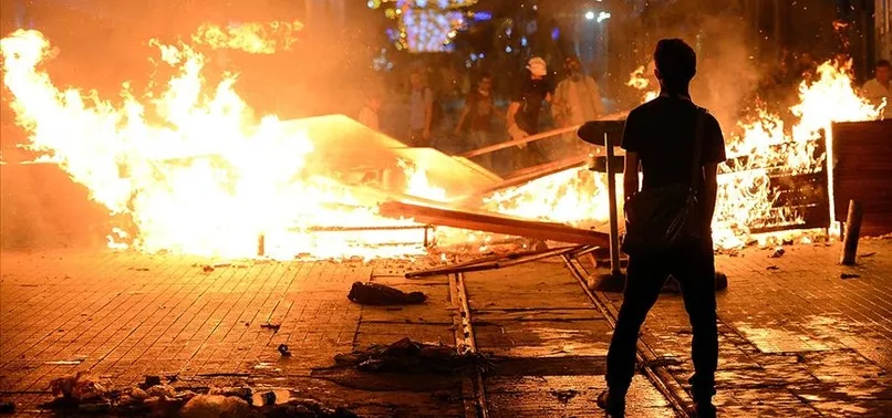 AK Parti hükümetine karşı ilk sokak eylemi: Gezi kalkışması