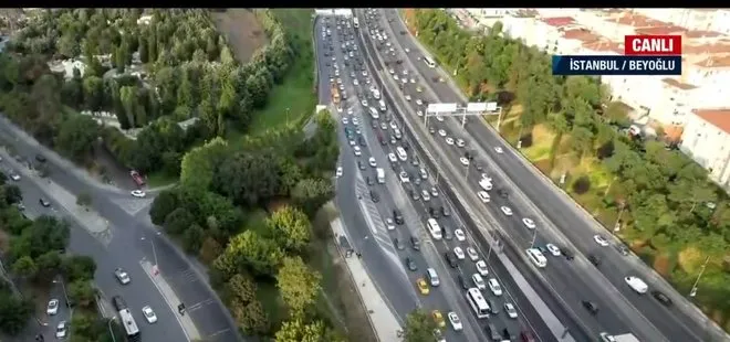 İstanbul trafiğinde büyük yoğunluk | A Haber ekibi son durumu drone’la görüntüledi