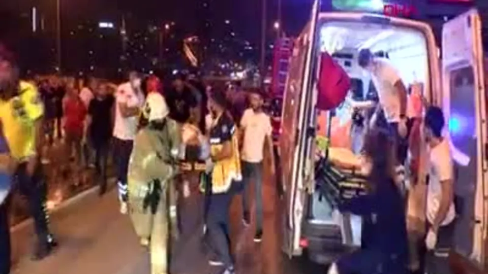 Beylikdüzü D-100 Karayolu’nda peş peşe iki kaza!