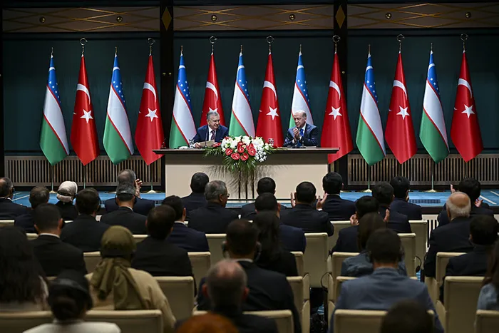 baskan-erdogan-ozbekistan-cumhurbaskani-mirziyoyev-ile-ortak-basin-toplantisinda-aciklamalarda-bulundu-1717693017389.jpg Başkan Erdoğan Özbekistan Cumhurbaşkanı Mirziyoyev ile Ortak Basın Toplantısı'nda açıklamalarda bulundu - 5