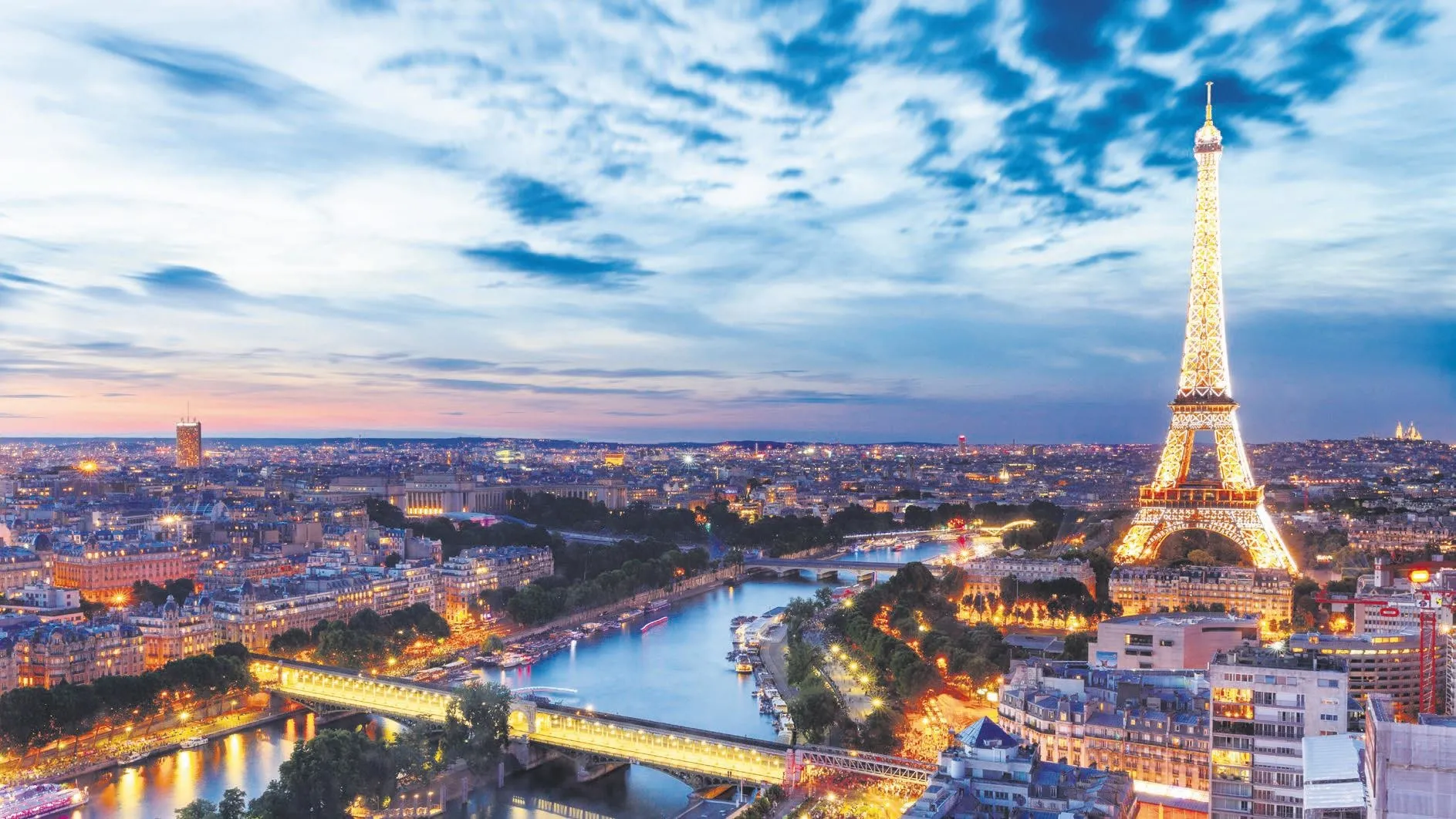 Türkler çıkarma yaptı! 'Zühtü' Paris'in en ünlü restoranında çalma listesine eklendi