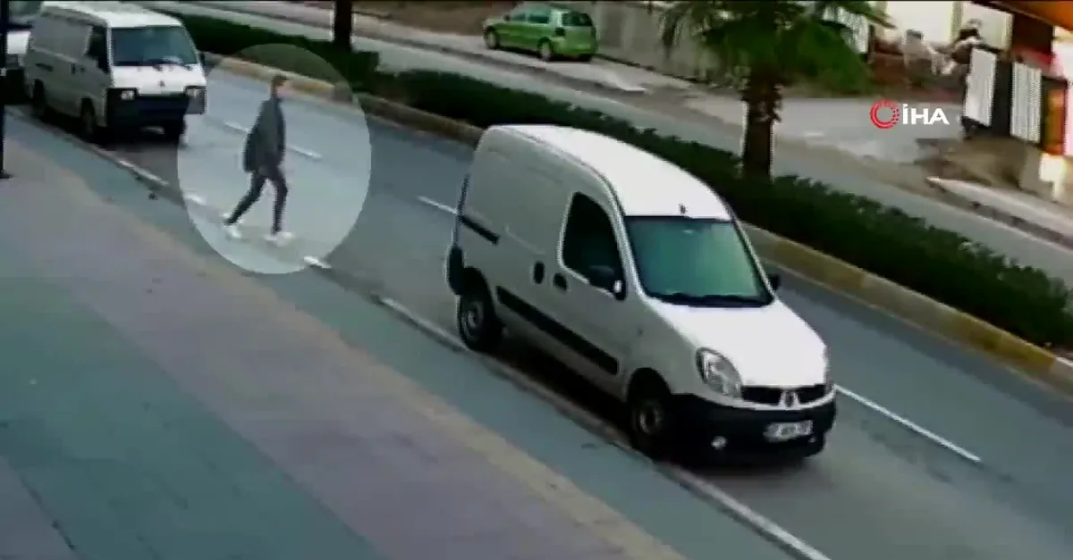 Minibüse yetişmek isterken ölümden döndü