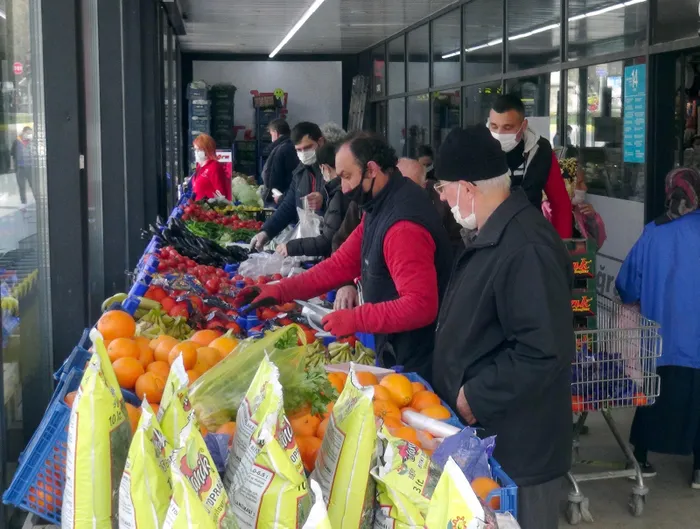 Çok yüksek riskli iller arasında olan Edirne’de yeni karar! Marketlere HES kodu ile girilecek
