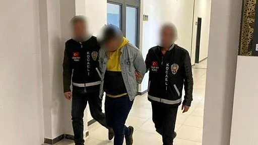 1682255268257.jpeg Kocaeli'de kan donduran vahşet! Abisinin önce boğazını sonra cinsel organını kesti - 4