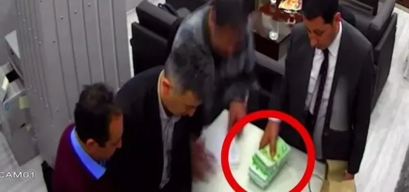 CHP’de balya balya para polemiği! O paralar nereden geldi, nereye gitti? | Siyasetin sıcak gündemi A Haber'de değerlendirildi