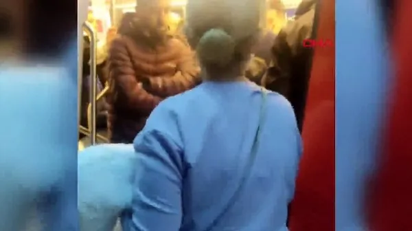 ankara-kizilay-batikent-metrosunda-bir-kadinin-kafasi-tutunma-direklerine-sikisti-1672591212390.jpg Ankara Kızılay-Batıkent metrosunda bir kadının kafası tutunma direklerine sıkıştı - 3
