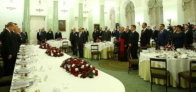 Cumhurbaşkanı Erdoğan onuruna verilen yemeğe katıldı
