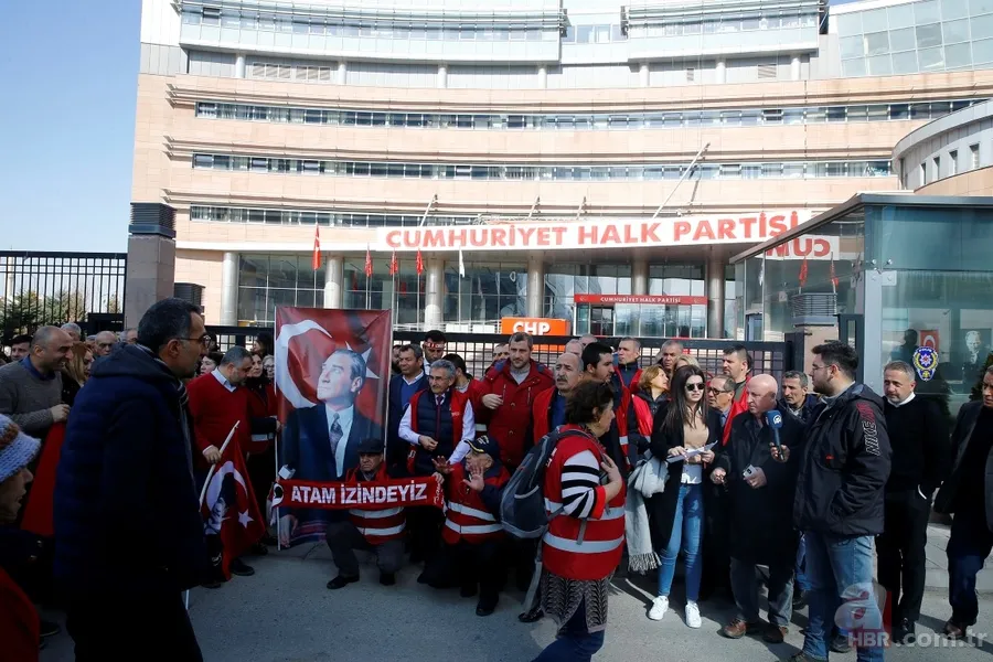 CHP Genel Merkezi önünde 'kırmızı yelekliler'den protesto 6