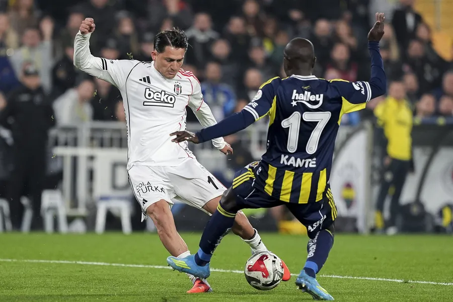 kanarya-uzatmalarda-hayat-buldu-fenerbahce-besiktasi-tek-golle-gecti-1775416828774.jpg FOTOĞRAF (AA)