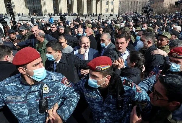 Paşinyan açıkladı! Ermenistan 20 Haziran’da seçimlere gidecek