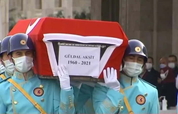 Son dakika: AK Parti kurucularından Güldal Akşit’e son veda! TBMM’de cenaze töreni düzenlendi