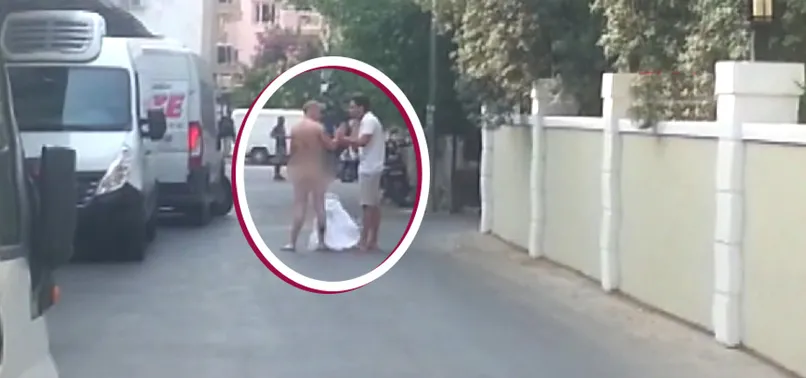 Çırılçıplak erkek turist şaşkınlık yarattı |Video