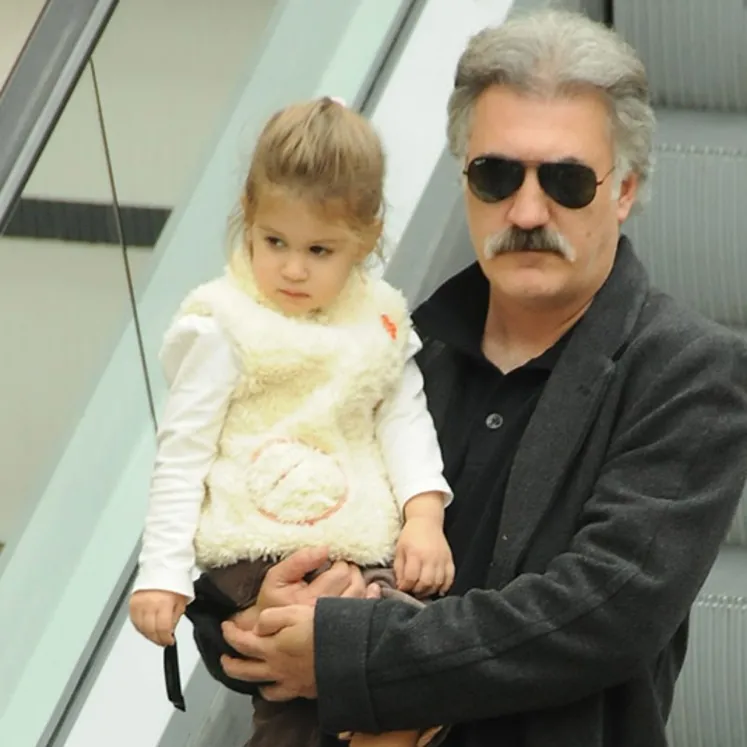 O artık piyano sanatçısı: Tamer Karadağlı'nın kızı Zeyno büyüdü