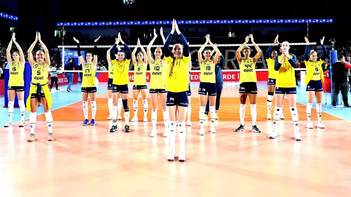 Bakan Bak Fenerbahçe Kadın Voleybol Takımı'nı tebrik etti