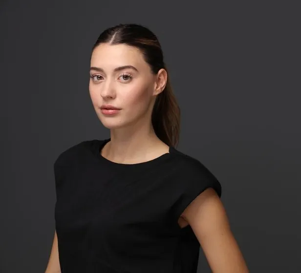 SURVİVOR ALEYNA KİMDİR? | Gönüllüler takımından Aleyna Elibol, kaç yaşında, nereli ne iş yapıyor? Hangi dizilerde rol aldı?