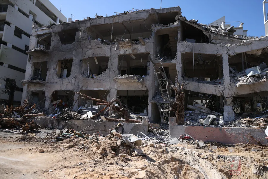 ABD ve İsrail saldırdı, İran misilleme yaptı: Tel Aviv'deki yıkım böyle kaydedildi 6