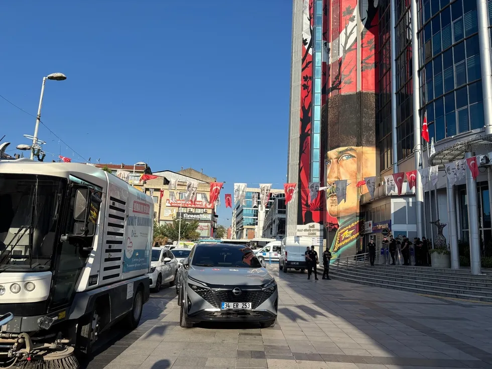izmit-belediyesi-sorusturmasinda-3-kilo-altin-iddiasi-1784881387087.jpg İHA