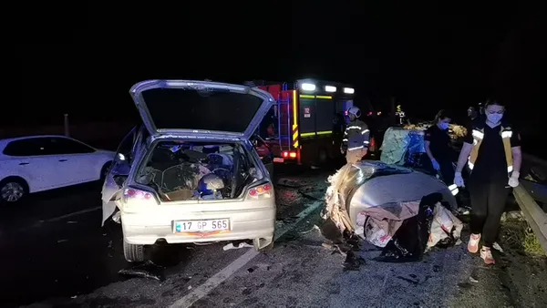 1627269465770.jpg Bursa'da feci kaza! Gaz pedalı takılı kalan TIR dehşet saçtı - 2