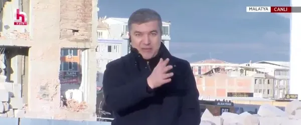 Halk TV sunucusu İsmail Küçükkaya deprem bölgesindeki yabancı basınla konuştu! Şaşkınlarını böyle anlattı: Hiç kolay değil...