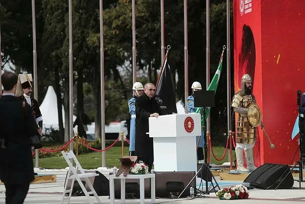 baskan-erdogan-sehitler-abidesinde-zaferin-108-yil-donumunde-onemli-mesajlar-canakkale-ruhuna-ihtiyacimiz-var-1679143801187.jpeg Başkan Erdoğan Şehitler Abidesi'nde! Zaferin 108. yıl dönümünde önemli mesajlar: Çanakkale ruhuna ihtiyacımız var