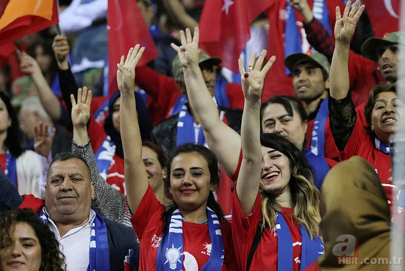 Cumhurbaşkanı Erdoğan, 105 yaşındaki Fikriye ninenin elini öptü 11