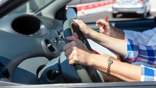 e-sınav sonuçları ne zaman açıklanır? MEB ile ehliyet sınav sonuçları ayın kaçında açıklanır?