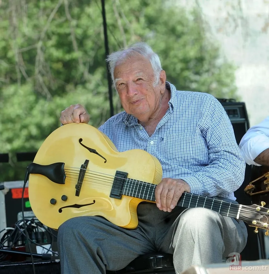 Corona virüsten hayatını kaybeden ünlüler! 5