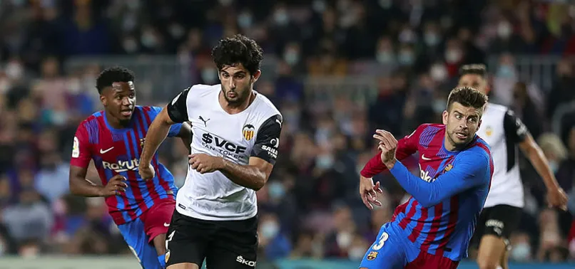 Barcelona Valencia'yı farklı yendi