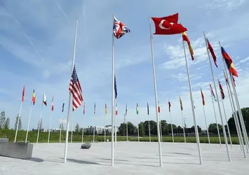 Mehmet Barlas'tan dikkat çeken yazı! NATO'nun geleceği ne olacak?