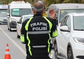 2024 Yılı yeni trafik cezaları ne kadar oldu? Ehliyetsiz araç kullanmak 12, drift yapmak 32 bin, alkollü araç kullanmak 6 bin TL’yi geçiyor.