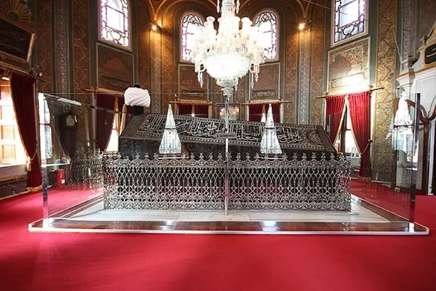 Fatih Sultan Mehmet Türbesi nerede, nasıl gidilir? Fatih Sultan Mehmet Türbesi hangi ilçede? - 3